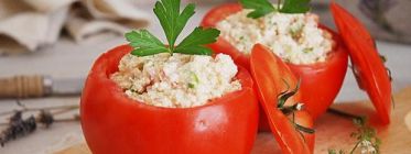 Tomates rellenos de hueveras con quinua